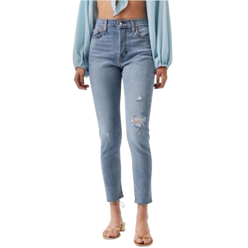 Levi's Wedgie Skinny Distressed Raw Hem Button Fly Jeans Light Wash Sz 29